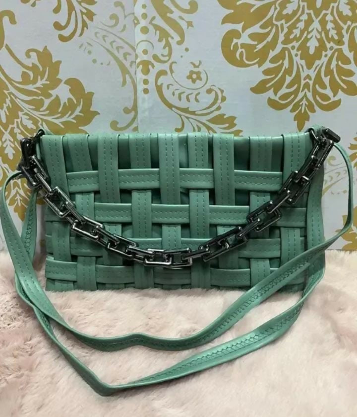 Trendy Mint Green Fashion Handbag with Adjustable Strap