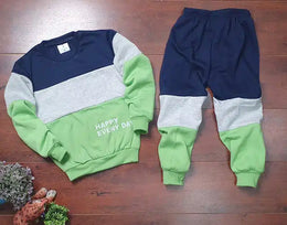 Full Sleeves Tracksuit for Boys (Multicolor, 7-8 Years).Stylish multicolor full sleeves tracksuit for boys aged 7–8 years. Soft, breathable fabric ideal for casual wear, sports, and daily play.