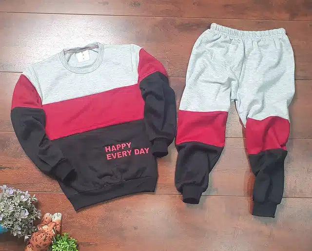 Full Sleeves Tracksuit for Boys (Multicolor, 3-4 Years).Colorful and comfortable full sleeves tracksuit for boys aged 3-4 years. Soft, breathable, and durable fabric ideal for casual wear, playtime, and sports activities.
