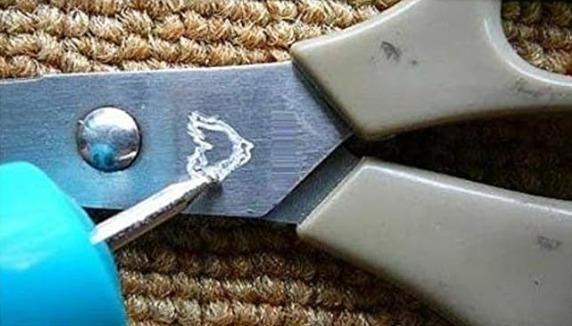 All Surface Writing Engraving pen.Works on metal, glass, wood, plastic, ceramic, stone,Creates fine lines, designs, or markings with control.