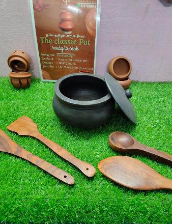 Black Model Bowl with Lid Handmade Clay Bowl Traditional Earthenware Storage and Serving Pot
