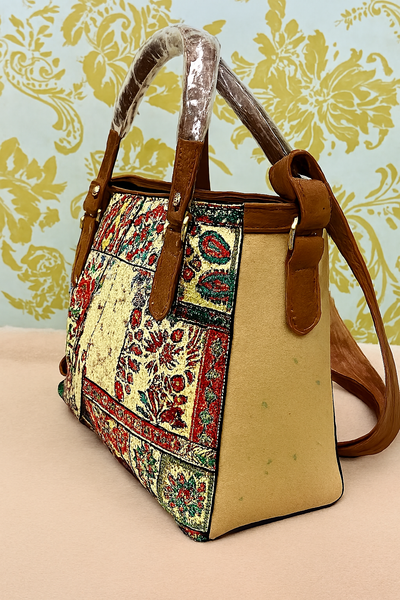 color patchwork design with traditional and floral pattern Handbag for Ladies//வண்ண ஒட்டுவேலை வடிவமைப்புடன் பாரம்பரிய மற்றும் மலர் வடிவங்கள் கொண்ட கைப்பைகள் பெண்களுக்கு.