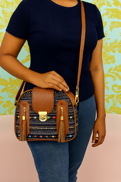 Dark blue woven fabric with a geometric print Handmade Handmade for Ladies//வடிவியல் அச்சு கொண்ட அடர் நீல நிற நெய்த துணியால் ஆன கைவினை கைப்பைகள் பெண்களுக்கு.