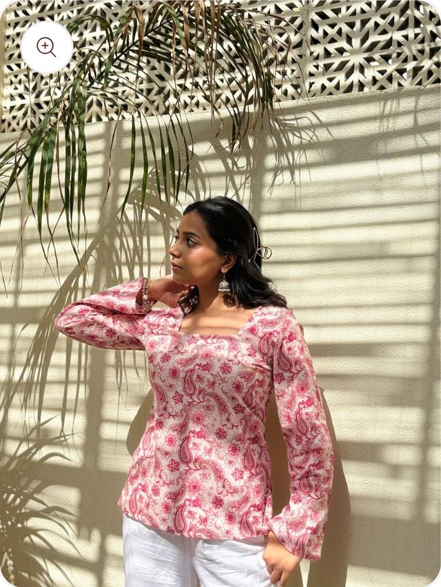 Women's Printed Straight Sleeveless Square Neck Flared Short Kurti for Women & Girls – Pink & White Designer Kurti