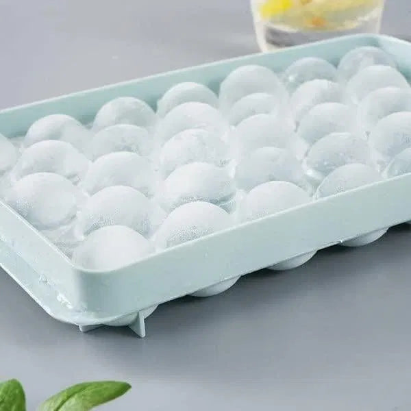Plastic Reusable Flexible Round Ice Cube Trays Pack of 1.Flexible Round Ice Maker for Drinks.Easy Release Round Ice Mold